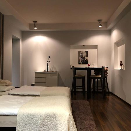 Апартаменты Apartament Tipton Еленя-Гура Экстерьер фото