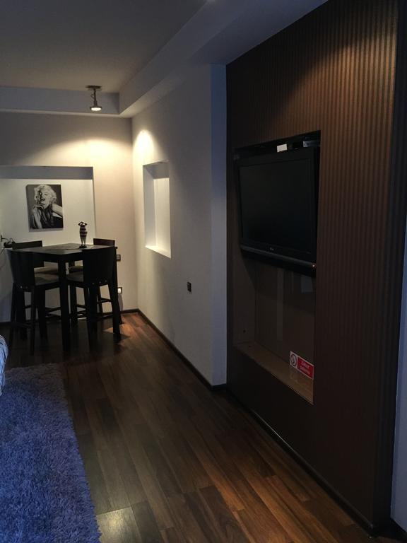 Апартаменты Apartament Tipton Еленя-Гура Экстерьер фото